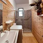 Zarlett House, Pazari Ri ,villa With Garden,parking Hébergement de vacances Tirana