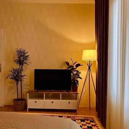 Feriehus Zarlett House, Pazari Ri ,villa With Garden,parking *