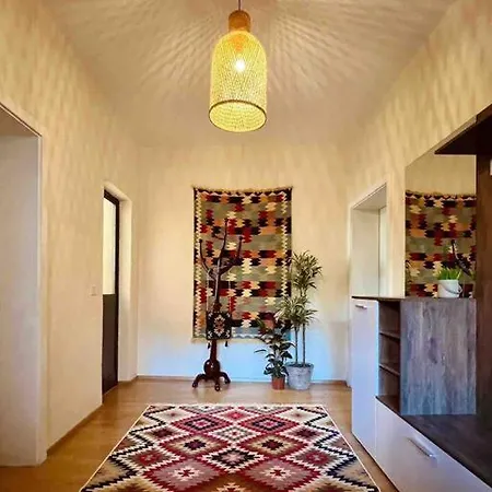 Feriehus Zarlett House, Pazari Ri ,villa With Garden,parking