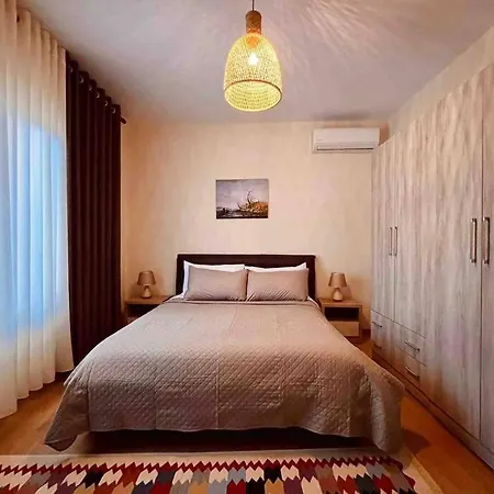 Feriehus Zarlett House, Pazari Ri ,villa With Garden,parking