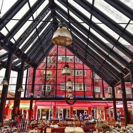 Zarlett House, Pazari Ri ,villa With Garden,parking Tirana