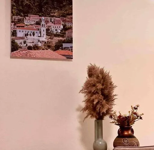 Zarlett House, Pazari Ri ,villa With Garden,parking * Тирана