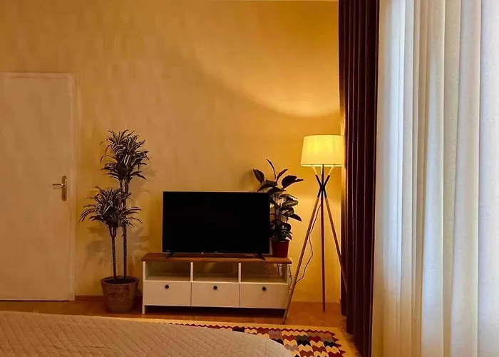 Casa vacanze Zarlett House, Pazari Ri ,villa With Garden,parking *