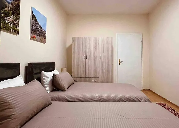 Zarlett House, Pazari Ri ,villa With Garden,parking