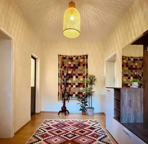 Дом отдыха Zarlett House, Pazari Ri ,villa With Garden,parking