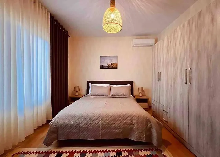 Дом отдыха Zarlett House, Pazari Ri ,villa With Garden,parking