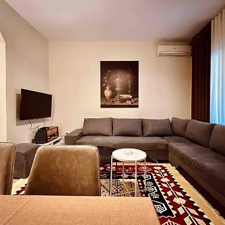 Zarlett House, Pazari Ri ,villa With Garden,parking Tatil Evi