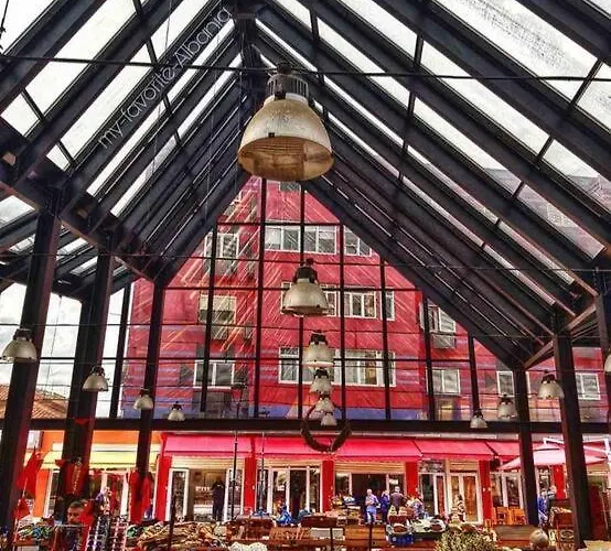 Zarlett House, Pazari Ri ,villa With Garden,parking Tirana